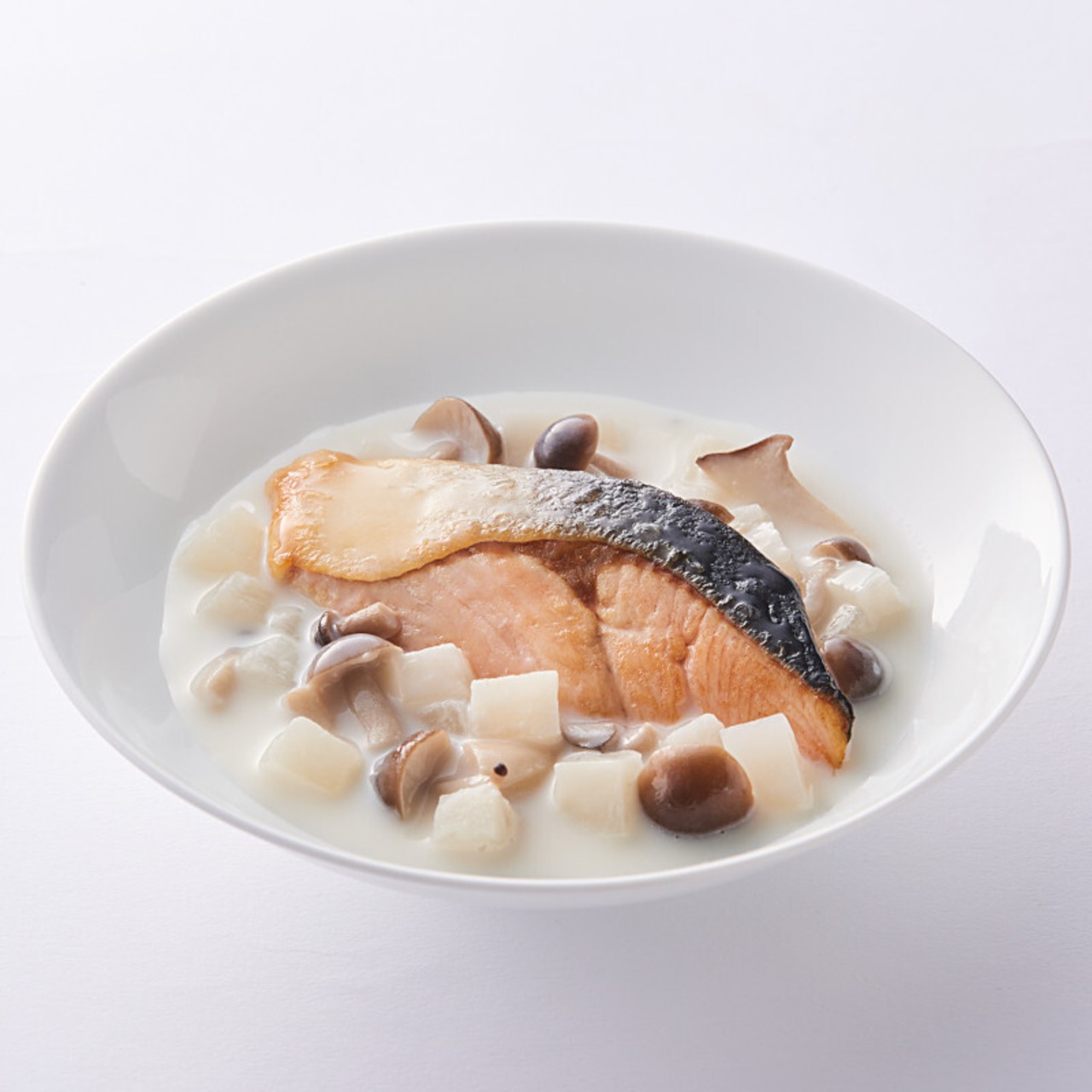 BONRUPA お野菜たっぷりシリーズお惣菜　鮭ときのこのクリーム煮